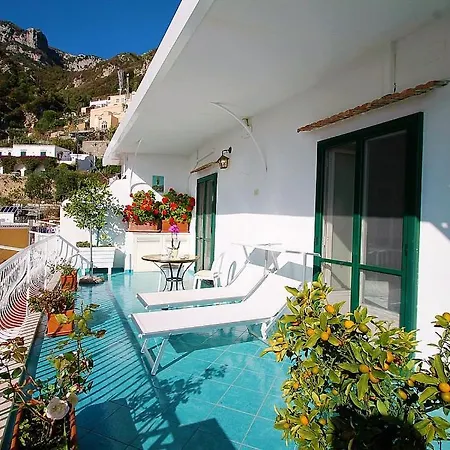 Sleeps 2 Air Con Wifi Apartment *