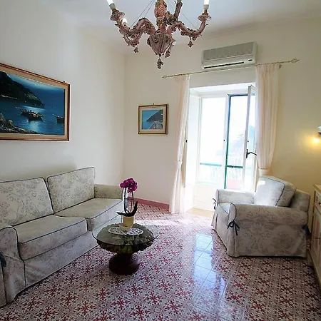 Apartment Sleeps 2 Air Con Wifi