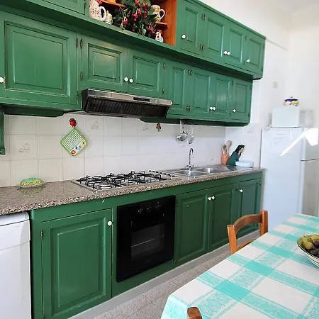 Sleeps 2 Air Con Wifi Apartment *